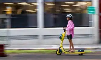 Les caractéristiques clés à rechercher dans un scooter électrique