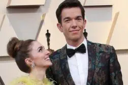 La femme de John Mulaney revient tranquillement à instagram