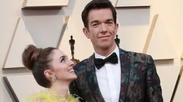 La femme de John Mulaney revient tranquillement à instagram