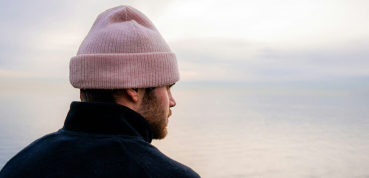 Le beanie : l’accessoire indispensable pour un look décontracté